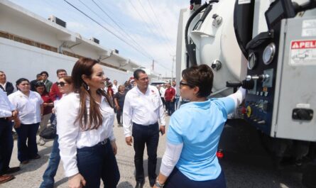 Presenta alcaldesa de Nuevo Laredo nueva unidad de desazolve para fortalecer trabajo de COMAPA