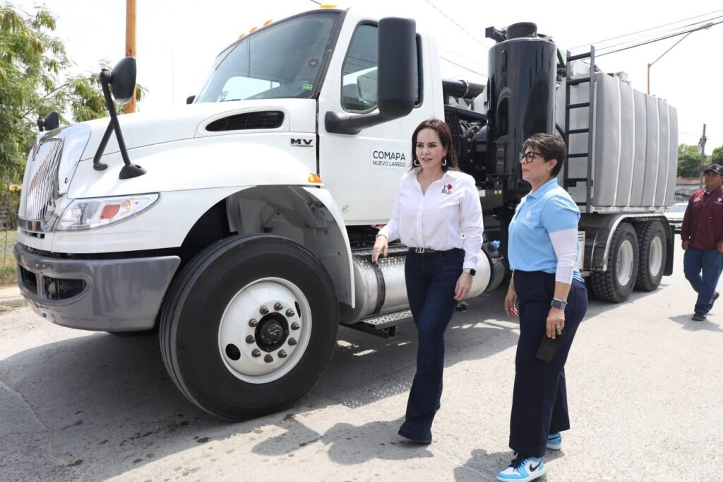 Presenta alcaldesa de Nuevo Laredo nueva unidad de desazolve para fortalecer trabajo de COMAPA