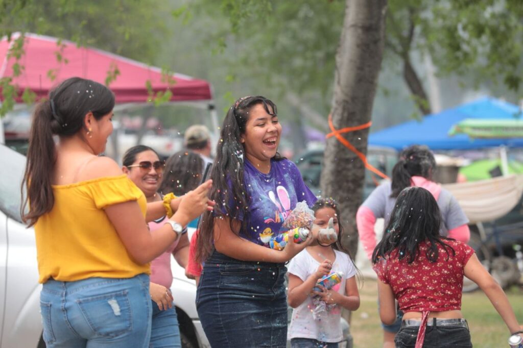 Celebran familias domingo de Pascua en áreas recreativas de Nuevo Laredo