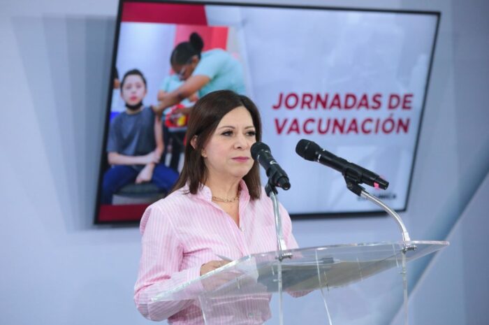 Reanuda Nuevo Laredo jornadas de vacunación transfronteriza contra COVID-19