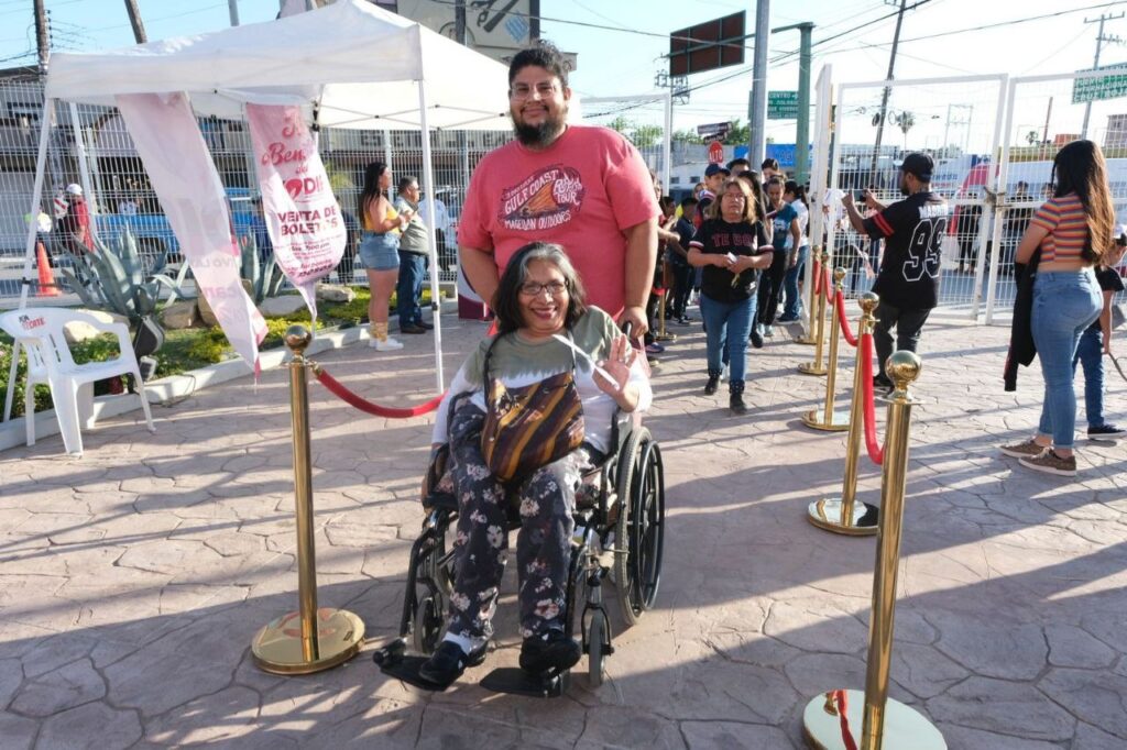 Se unen Tecolotes de los Dos Laredos y familias locales a tocar corazones