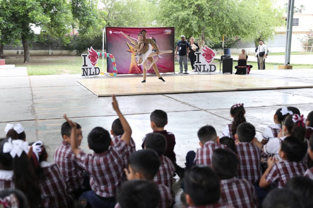 La danza une a los alumnos de la primaria Carlos A. Carrillo en Nuevo Laredo