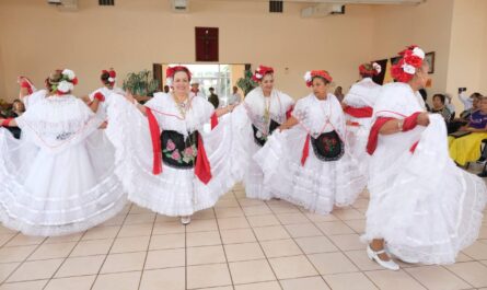 Celebran aniversario del Taller de Danza en Casa Club del Adulto Activo