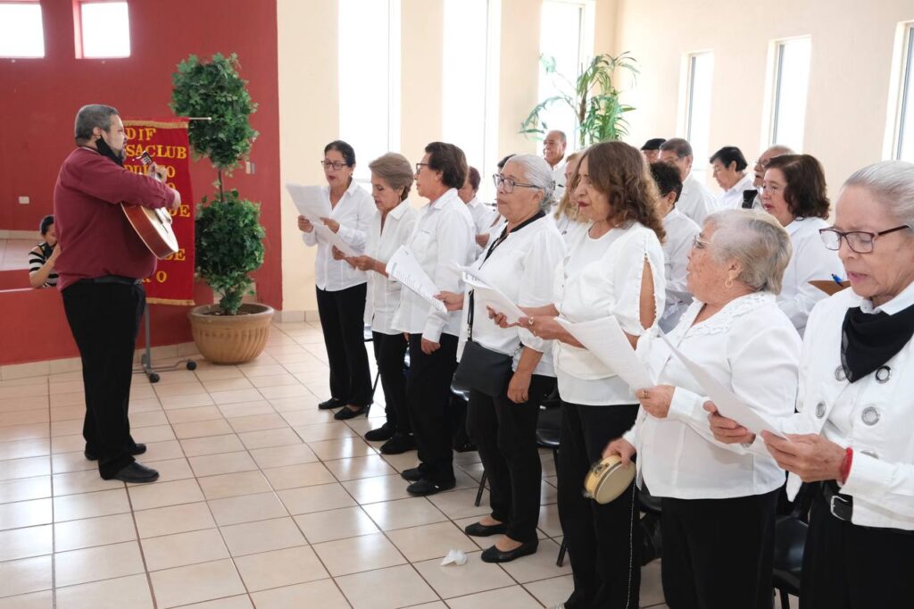 Celebran aniversario del Taller de Danza en Casa Club del Adulto Activo