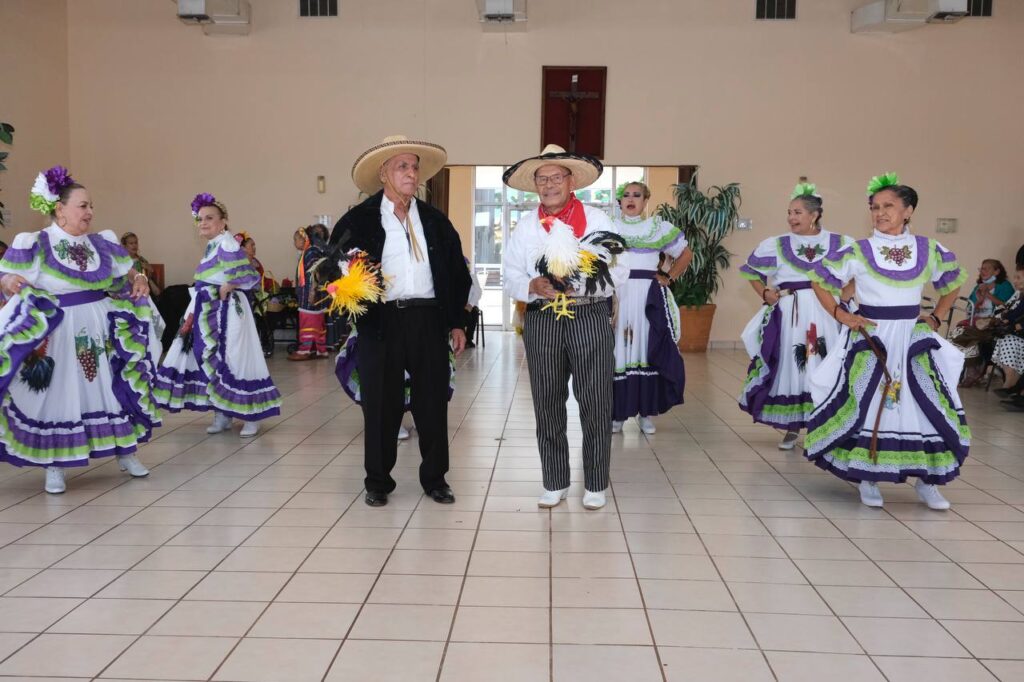 Celebran aniversario del Taller de Danza en Casa Club del Adulto Activo