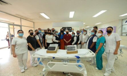 Dona Nuevo Laredo equipo médico al Hospital General