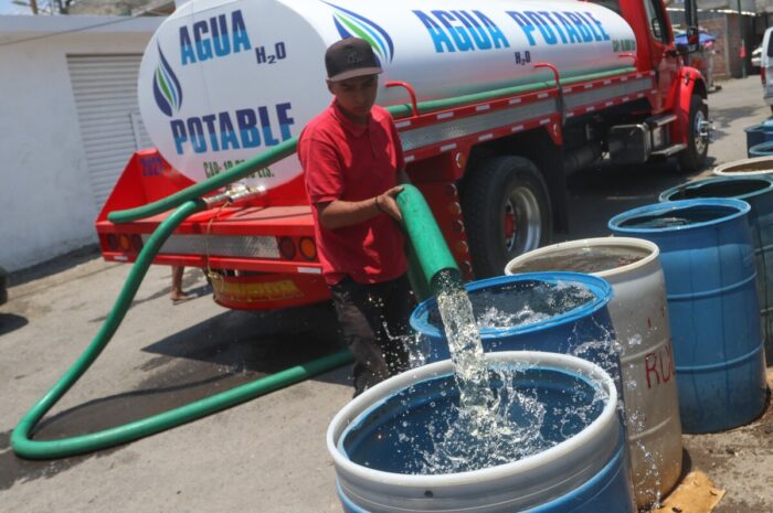 Victoria adquirirá 12 camiones cisterna para abastecer de agua a colonias