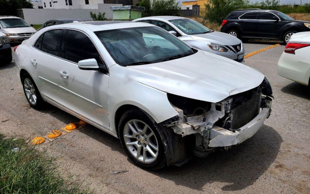 Accidente automovilístico en Nuevo Laredo: adolescente pierde el control al tratar de esquivar otro coche