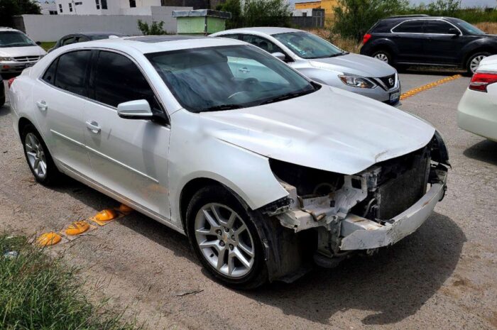 Accidente automovilístico en Nuevo Laredo: adolescente pierde el control al tratar de esquivar otro coche