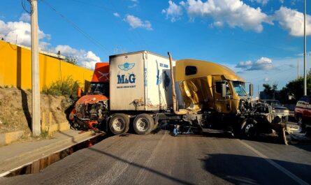 Colisión de tráileres deja cuantiosos daños en Nuevo Laredo