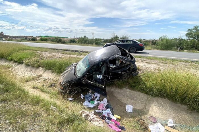 Conductora imprudente resulta herida tras volcar en Nuevo Laredo