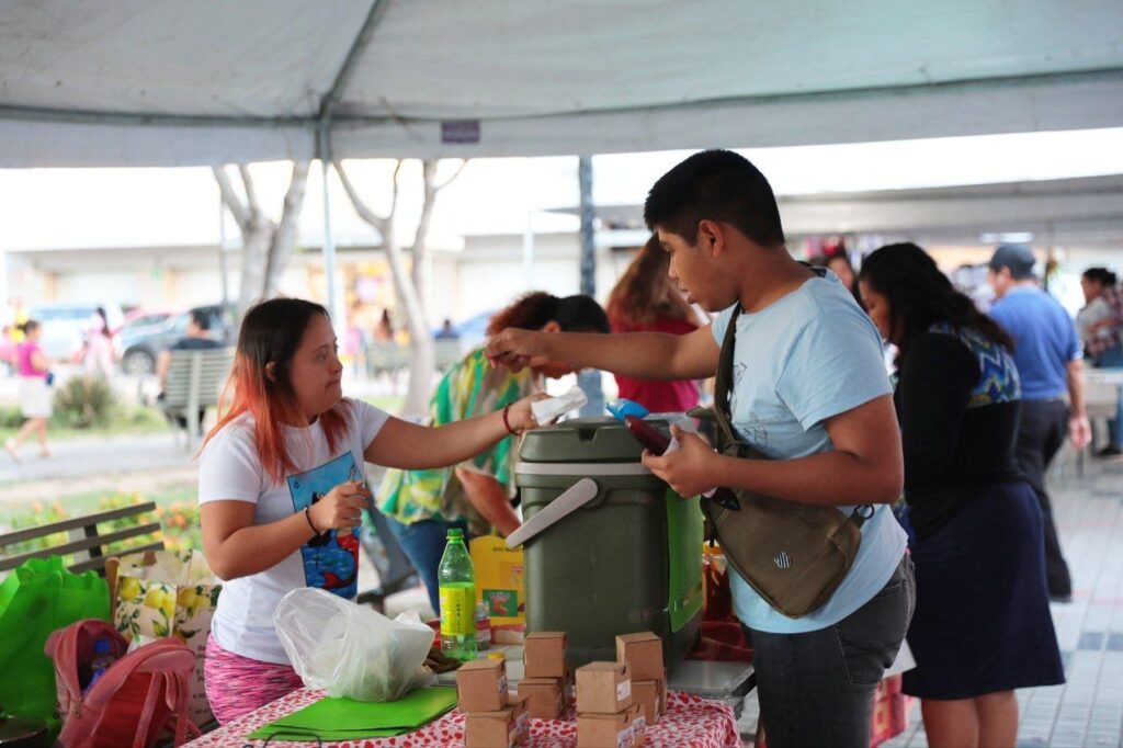 Promueve INMUJER Nuevo Laredo a emprendedoras locales con Mercadita Feminista