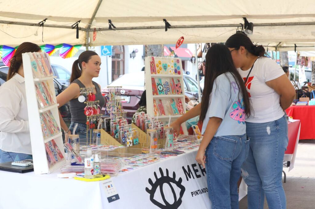 Incentiva Nuevo Laredo a negocios locales con Bazar UNE edición Día de las Madres