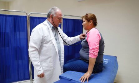 Brindarán consultas gratis en Clínicas UNE a mamás de Nuevo Laredo