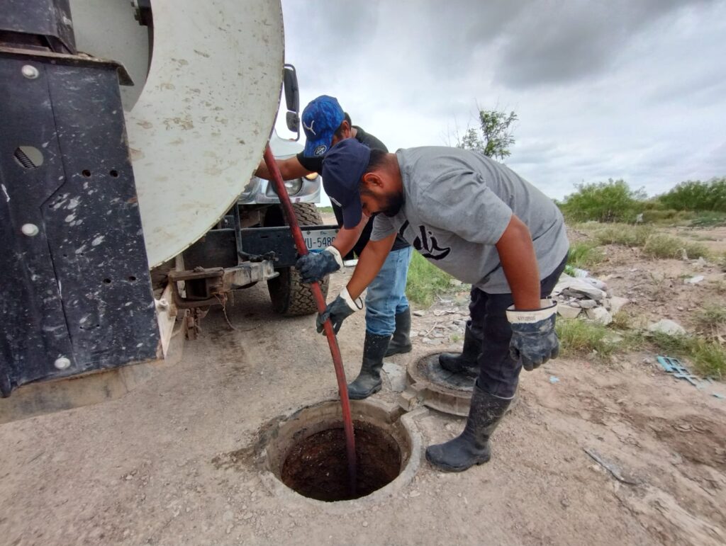 Intensifica COMAPA Nuevo Laredo atenciones por drenaje obstruido