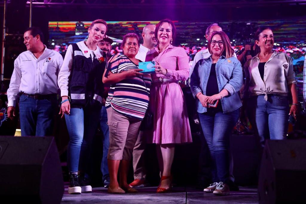 Celebran DIF y Gobierno de Nuevo Laredo Día de las Madres en grande