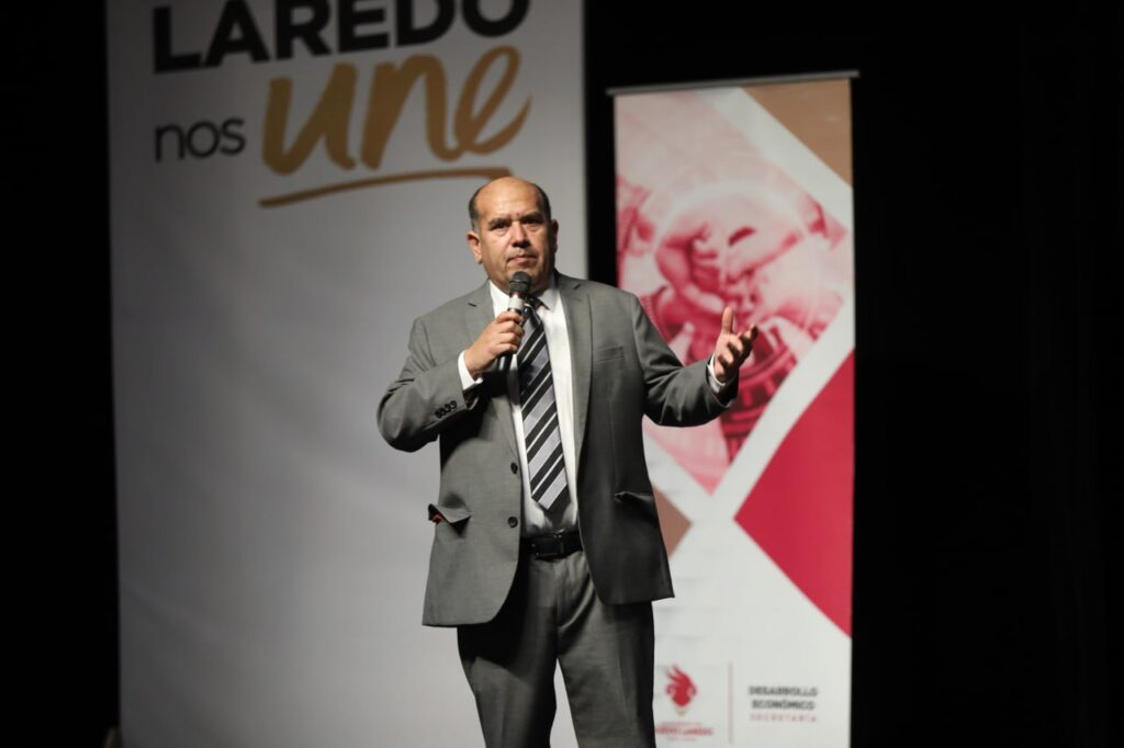 Vincula Gobierno Municipal a jóvenes universitarios con empresas mediante primer encuentro Academia-Industria