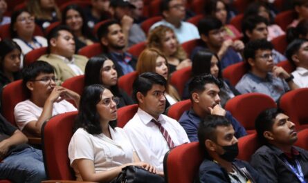 Vincula Gobierno Municipal a jóvenes universitarios con empresas mediante primer encuentro Academia-Industria