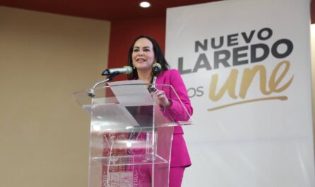 Anuncia alcaldesa Carmen Lilia Canturosas bonos para maestros de Nuevo Laredo