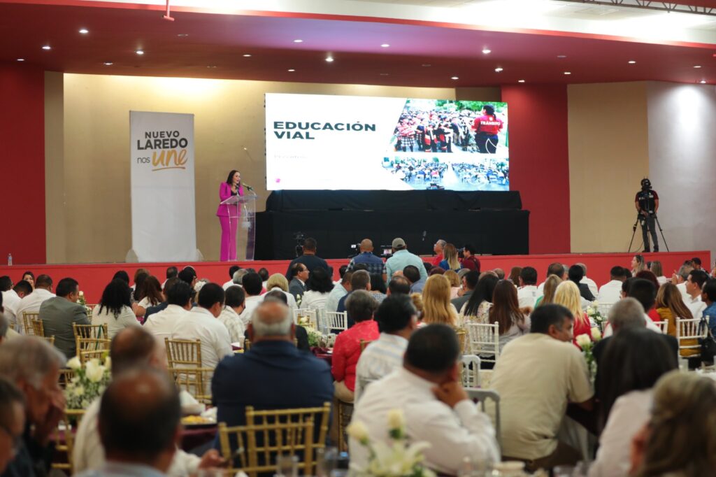 Destaca comunidad educativa labor de la alcaldesa Carmen Lilia Canturosas