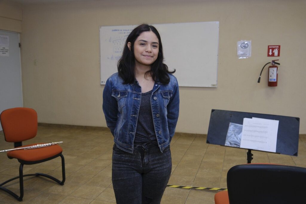 Alumna de escuela de música del DIF pone en alto a Nuevo Laredo