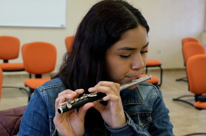 Alumna de escuela de música del DIF pone en alto a Nuevo Laredo