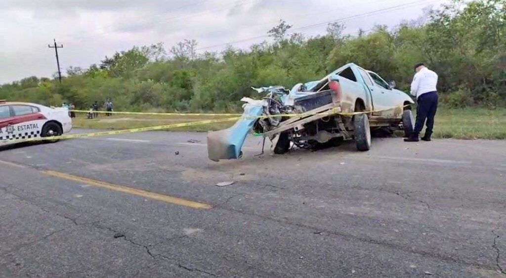 Choque entre autobús y camioneta deja un muerto en la Victoria-Monterrey