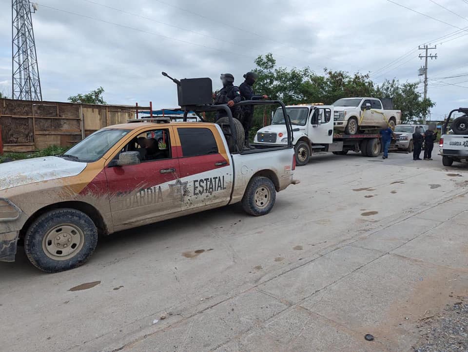 Aseguran vehículos y equipo tras enfrentamiento en Reynosa