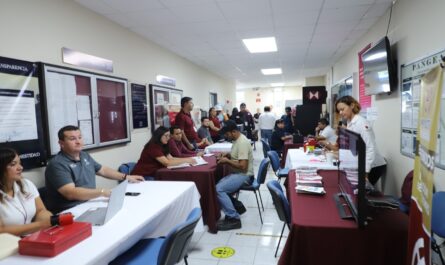 Fortalece Nuevo Laredo vínculo con maquiladoras; acercan trámites y servicios a trabajadores