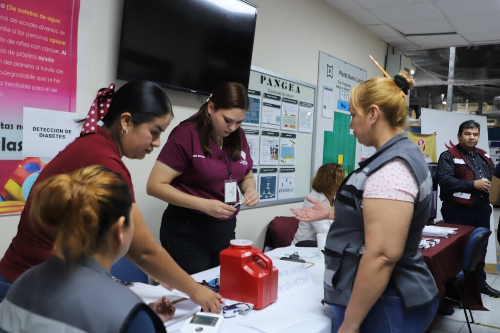 Fortalece Nuevo Laredo vínculo con maquiladoras; acercan trámites y servicios a trabajadores