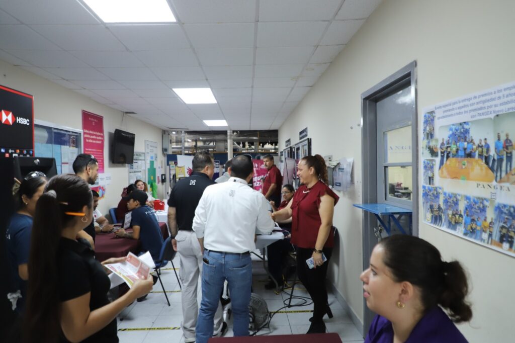 Fortalece Nuevo Laredo vínculo con maquiladoras; acercan trámites y servicios a trabajadores