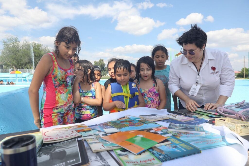 Promueve Nuevo Laredo hábito de lectura con bibliotecas itinerantes