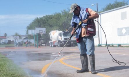 Inicia Gobierno de Nuevo Laredo renovación de canchas exteriores en Unidad Deportiva “Benito Juárez”