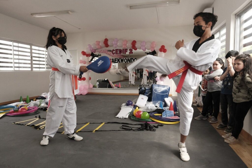 Dotan de equipamiento y modernizan área para clases de Taekwondo en CEDIF 2 en Nuevo Laredo