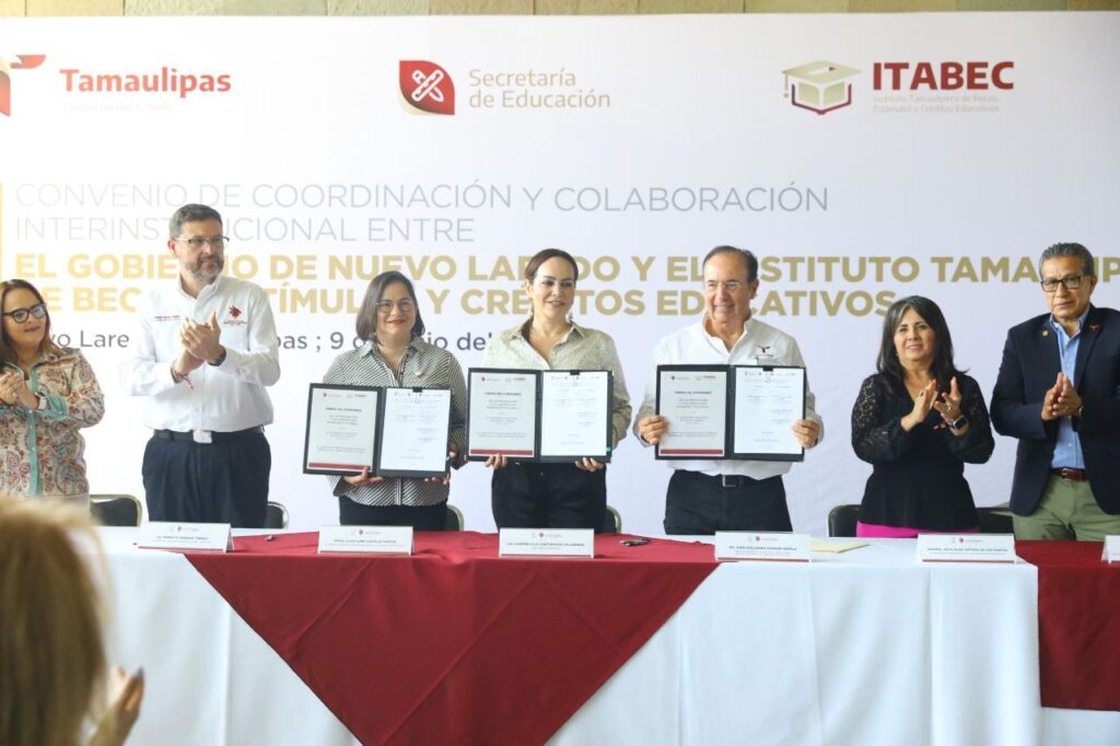 Firman acuerdo municipio e ITABEC para impulsar a estudiantes neolaredenses