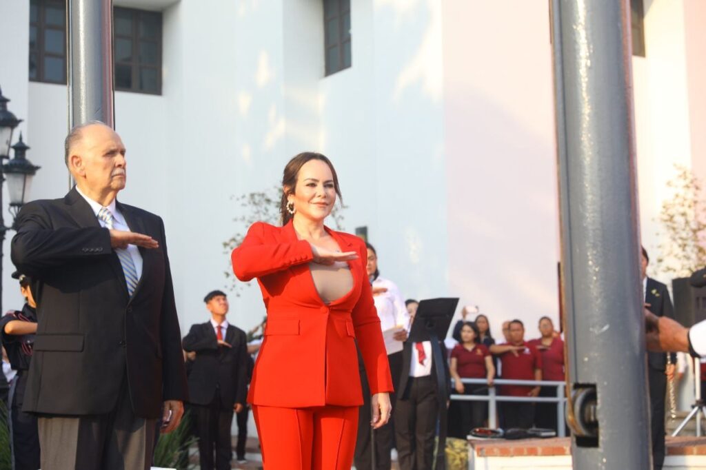 Con ofrenda floral inician festejos por el 175 Aniversario de Nuevo Laredo