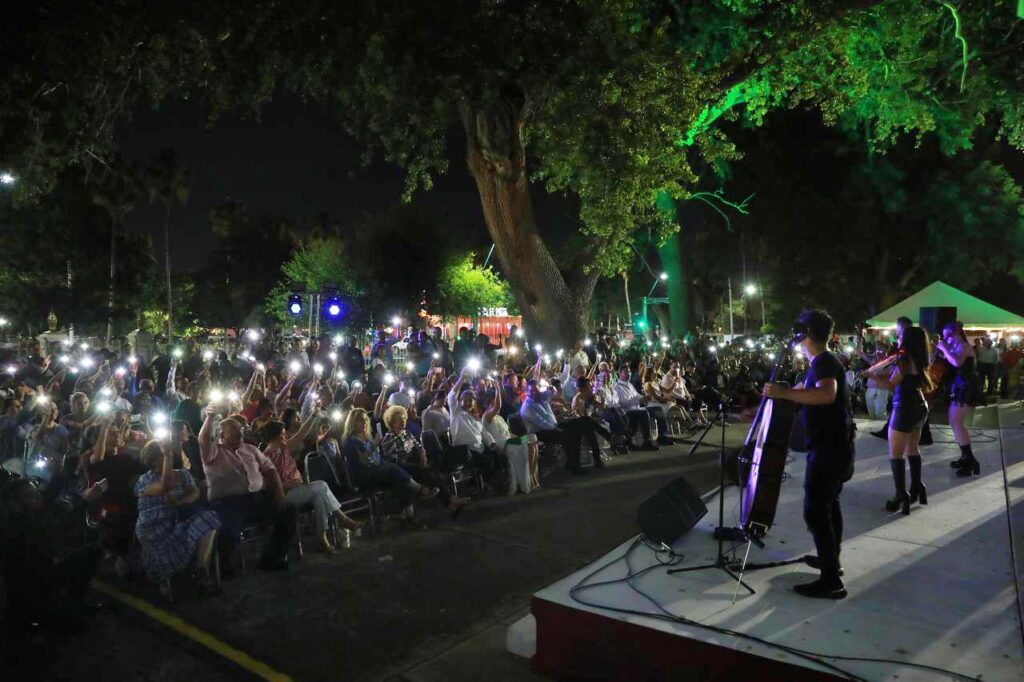 Viven familias neolaredenses velada inolvidable en gran concierto de Casa Longoria