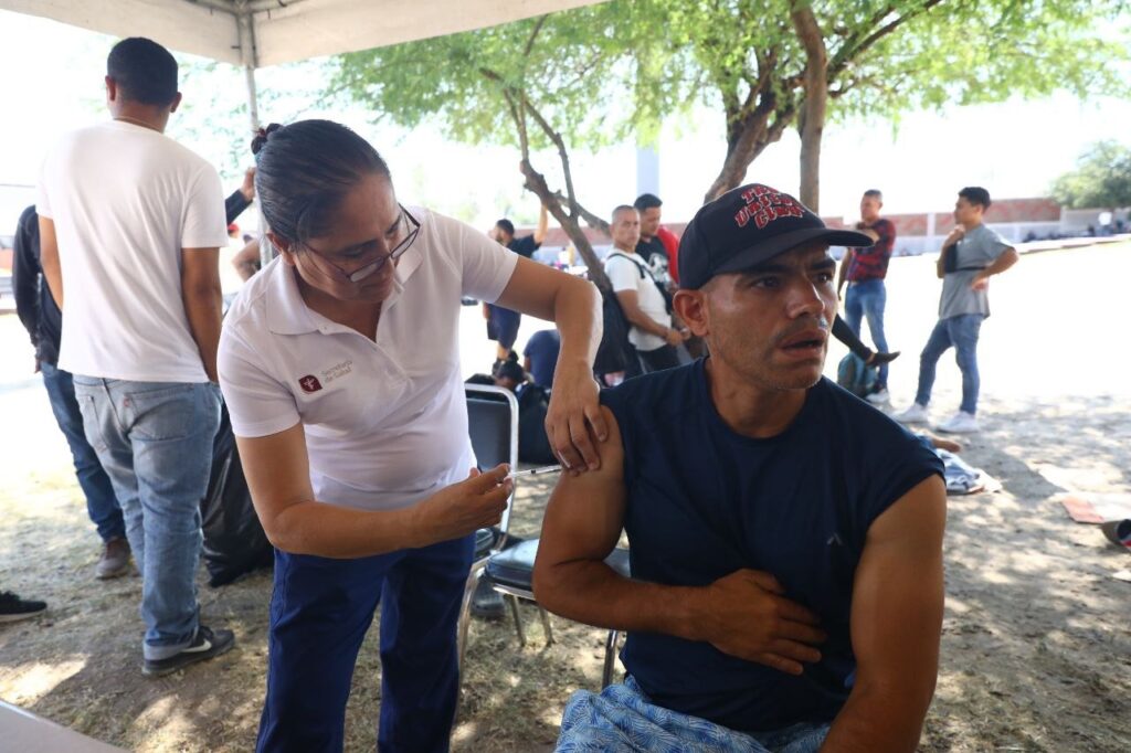 Brinda Nuevo Laredo apoyo humanitario a caravana de migrantes