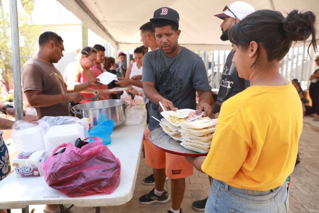 Brinda Nuevo Laredo apoyo humanitario a caravana de migrantes