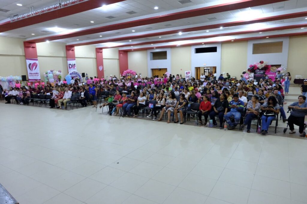 Culminan más de 200 mujeres y niños talleres del DIF Nuevo Laredo