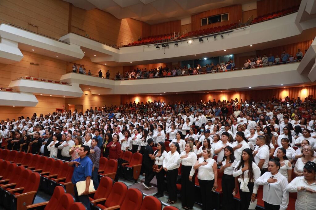 Se gradúan 584 nuevos emprendedores de los Talleres de Oficio UNE