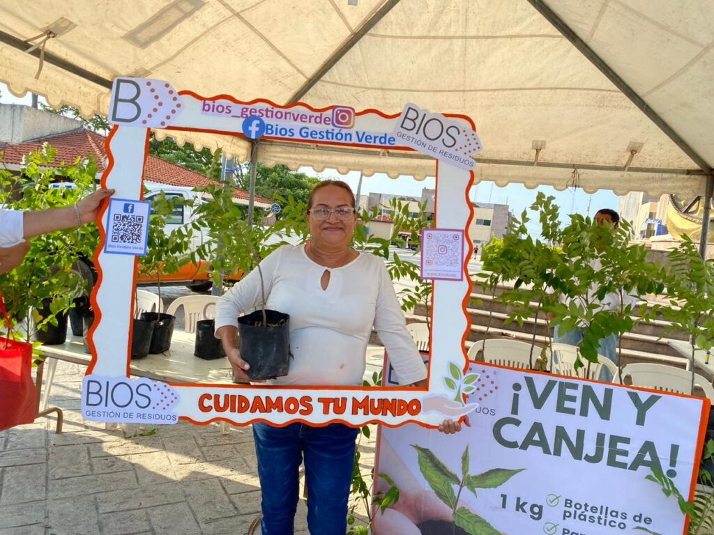 Bios Gestión Verde Cultura del Reciclaje Canje de Arbolitos Frutales