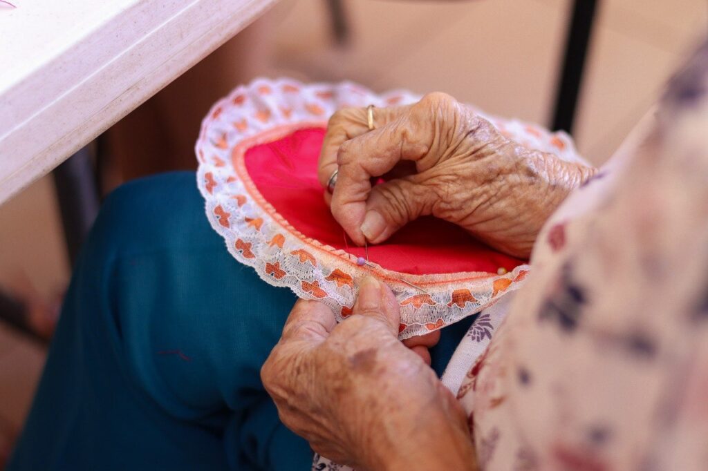 Realizarán bazar de pintura y manualidades en la Casa del Adulto Activo del DIF Nuevo Laredo