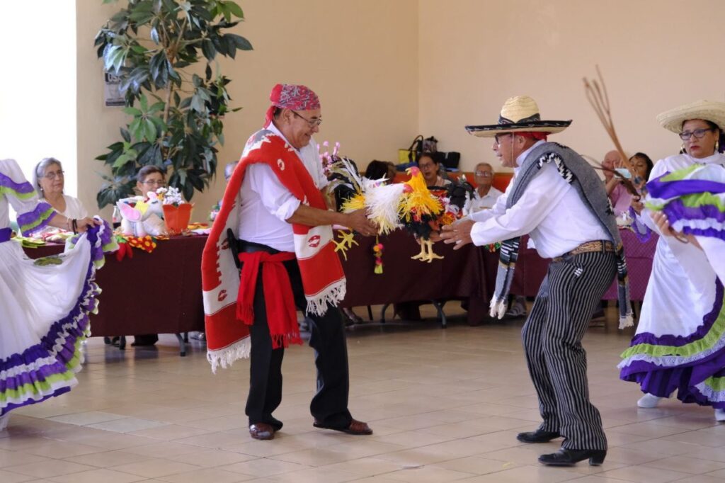 Realizan bazar de manualidades y exposición en Casa Club del Adulto Activo del DIF Nuevo Laredo