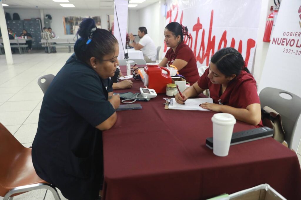 Acerca Nuevo Laredo servicios de salud y tramites municipales a trabajadores de “Robertshaw”