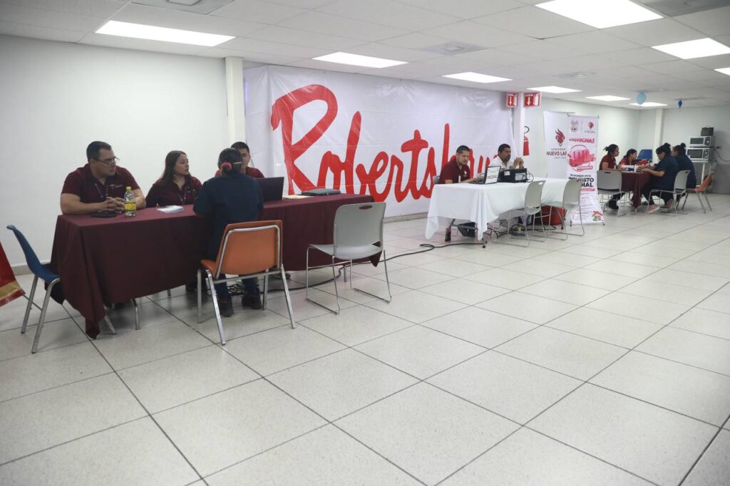 Acerca Nuevo Laredo servicios de salud y tramites municipales a trabajadores de “Robertshaw”