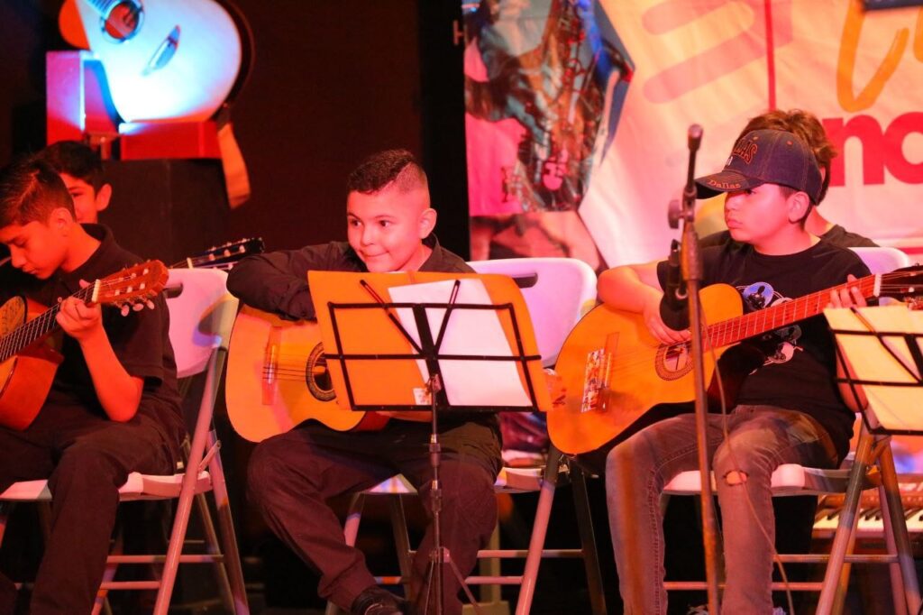 Exponen alumnos habilidades adquiridas en clausura del Taller de Música de Nuevo Laredo