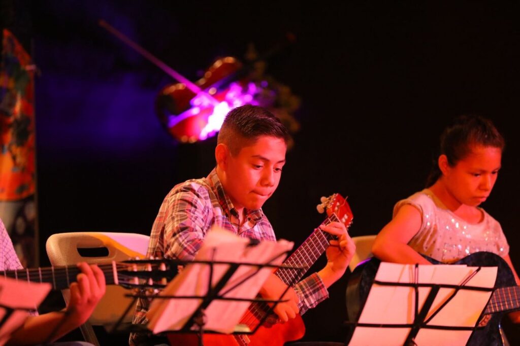 Exponen alumnos habilidades adquiridas en clausura del Taller de Música de Nuevo Laredo