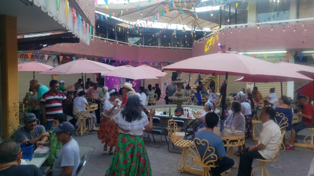 Viven gran tardeada en Nuevo Laredo con "El Mercado y su Folklore"