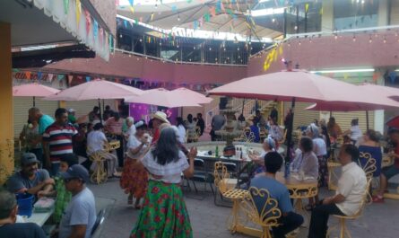 Viven gran tardeada en Nuevo Laredo con "El Mercado y su Folklore"